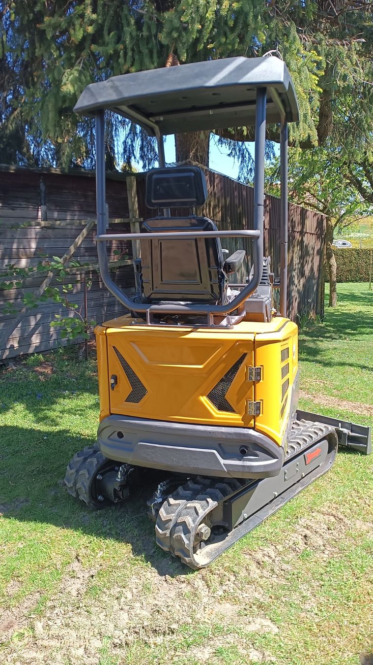 Mini-pelle 2 tonnes – Très peu utilisée (env. 50 h)