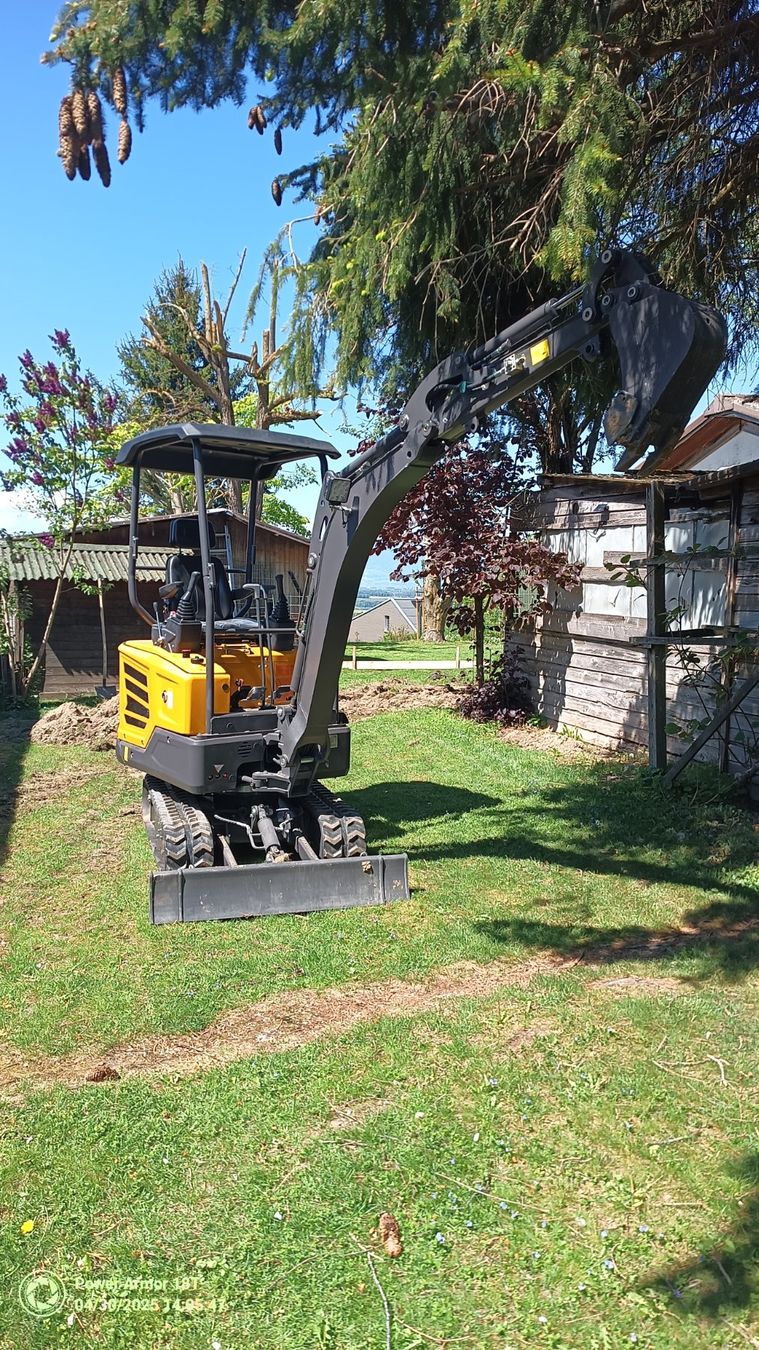 Mini-pelle 2 tonnes – Très peu utilisée (env. 50 h)