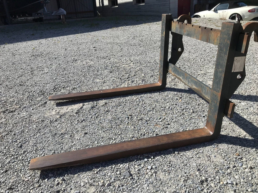 chargeuse pneumatique Kramer 8115